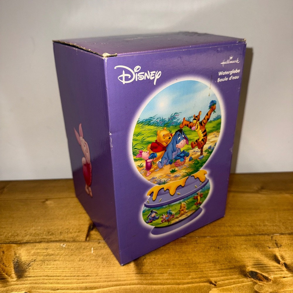 Disney Winnie the Pooh Waterglobe Snow Globe Hallmark NOS Original Box Pooh